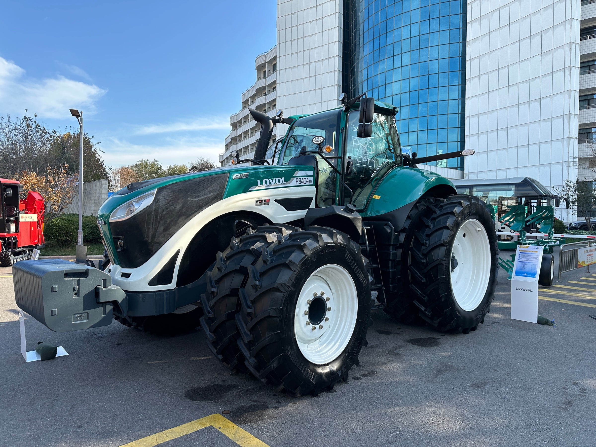 LOVOL P8340, 340hp Tractor